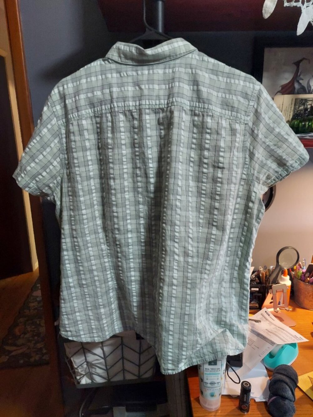 Button down, short sleeve shirt - Picture 4 of 5